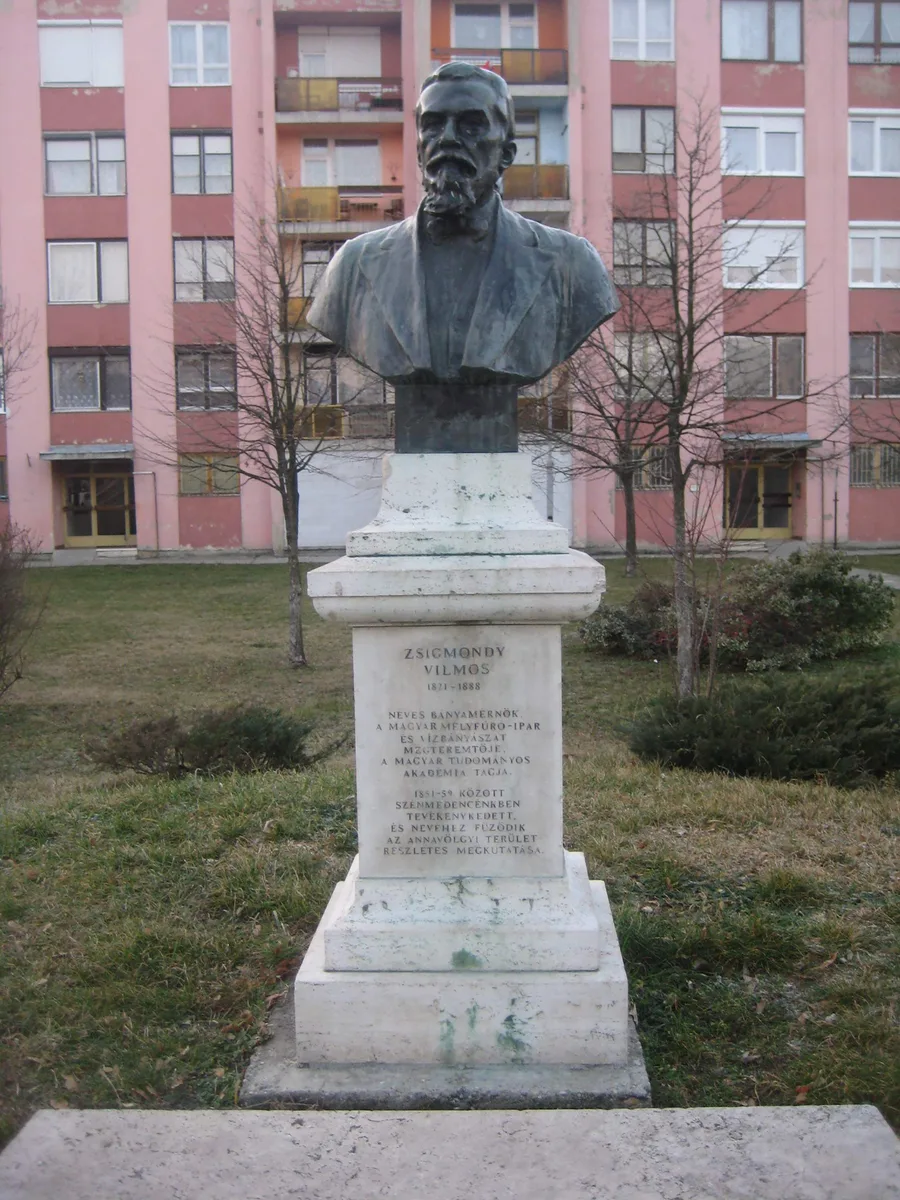 Zsigmondy_Vilmos_szobor_Dorog